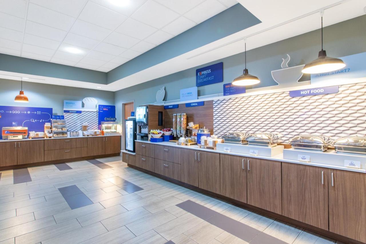 Holiday Inn Express Silver Springs - Ocala By Ihg Exterior photo