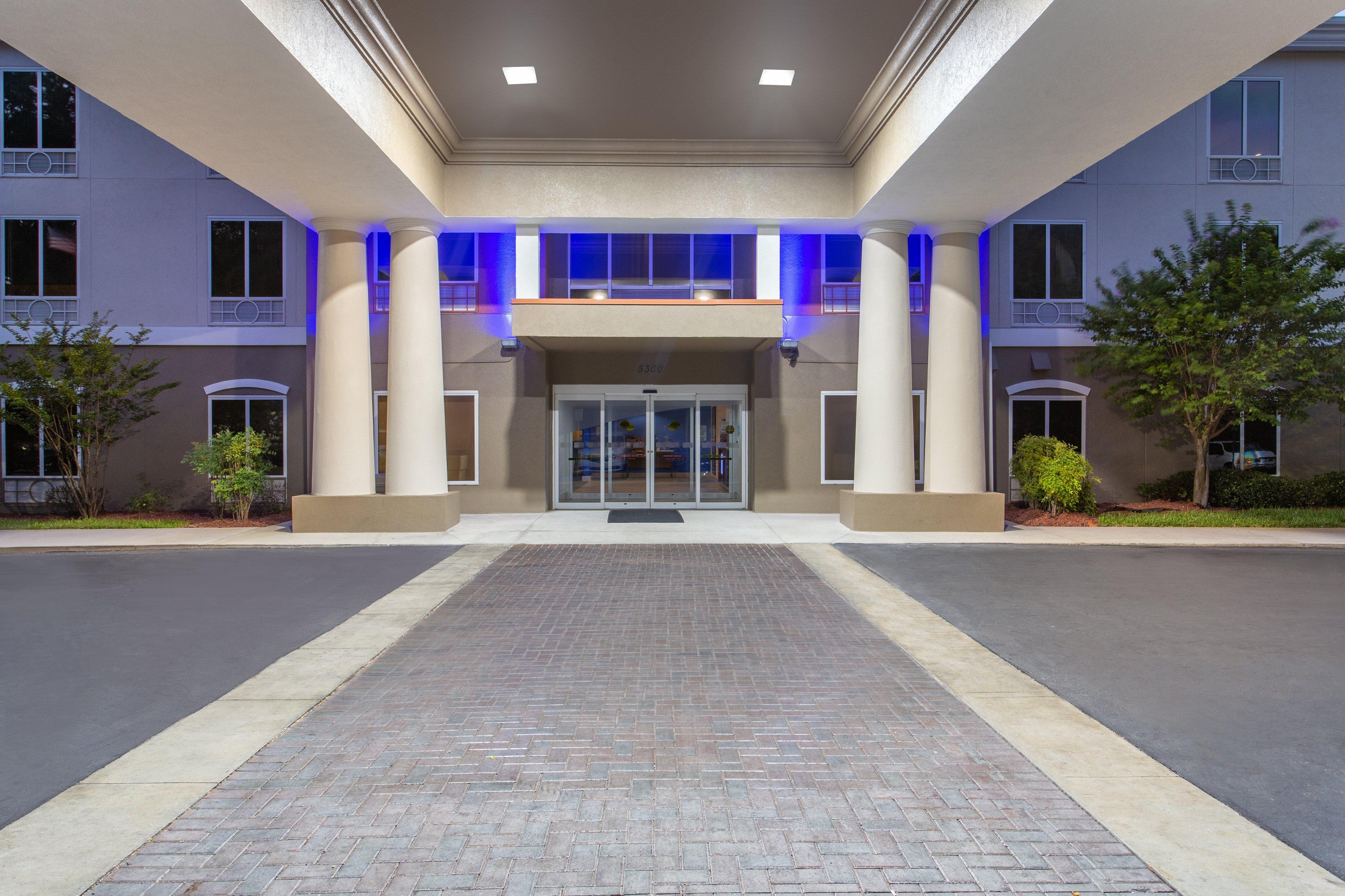Holiday Inn Express Silver Springs - Ocala By Ihg Exterior photo