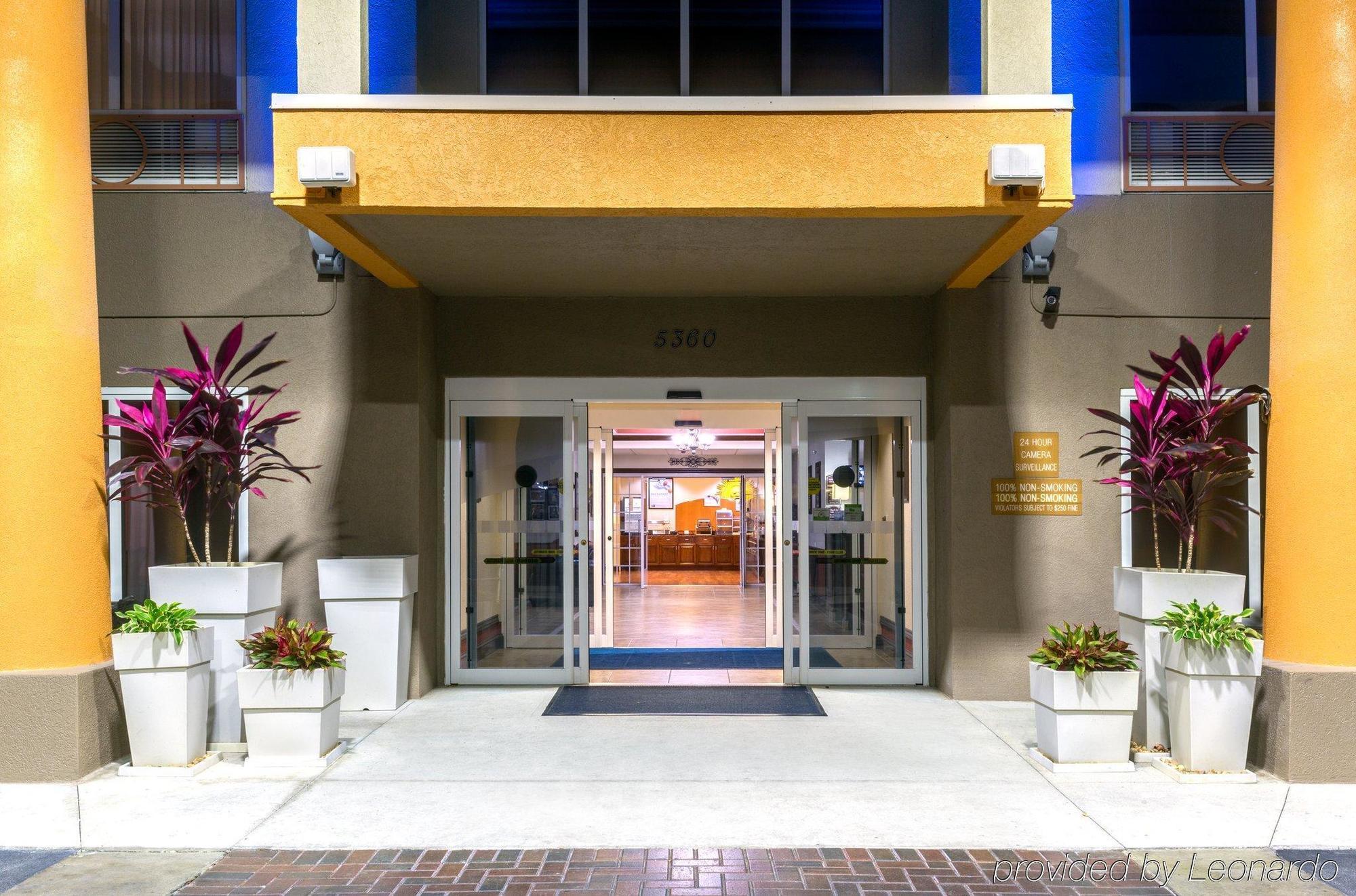 Holiday Inn Express Silver Springs - Ocala By Ihg Exterior photo