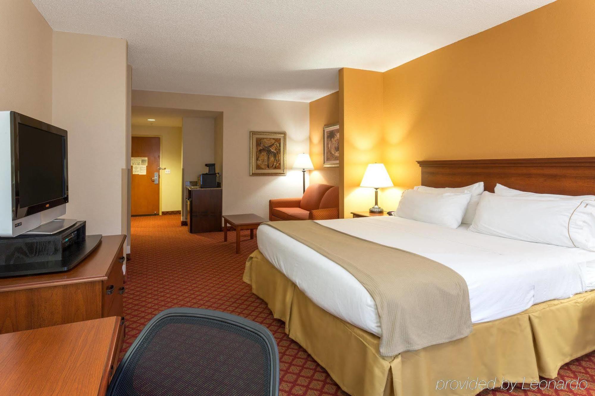 Holiday Inn Express Silver Springs - Ocala By Ihg Exterior photo