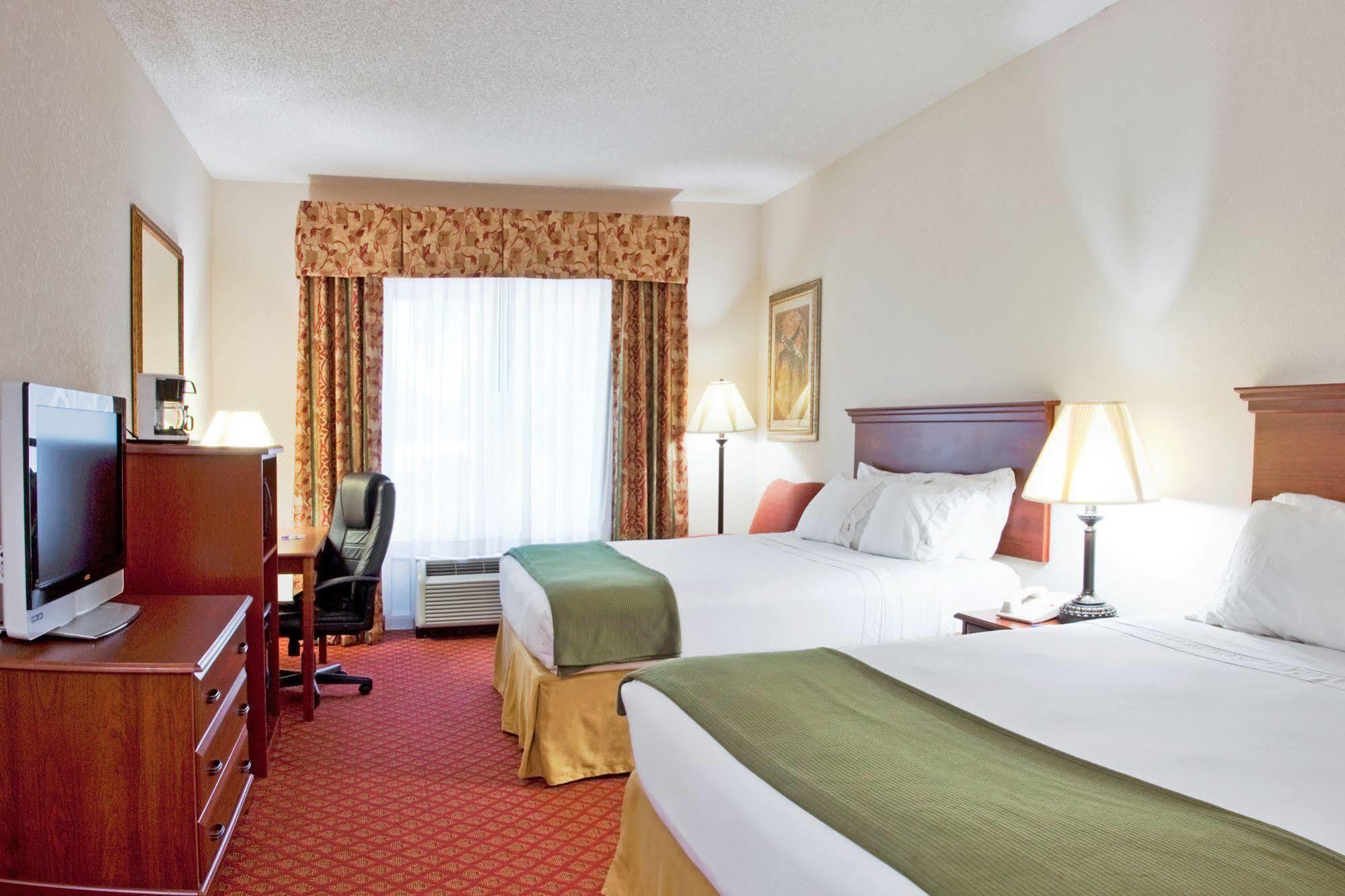 Holiday Inn Express Silver Springs - Ocala By Ihg Exterior photo